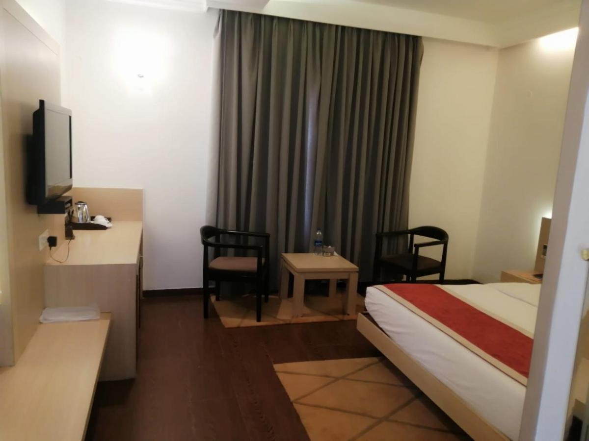 Kingston Resort Kanpur Luaran gambar